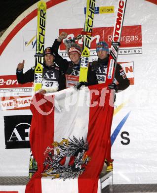 Schi Nordisch. Weltcup Schispringen. Zweiter Gregor Schlierenzauer (AUT) Sieger Thomas Morgenstern (AUT), Dritter Janne Ahonen (FIN). Villach am 14.12.2007
Foto: Kuess
---
pressefotos, pressefotografie, kuess, qs, qspictures, sport, bild, bilder, bilddatenbank