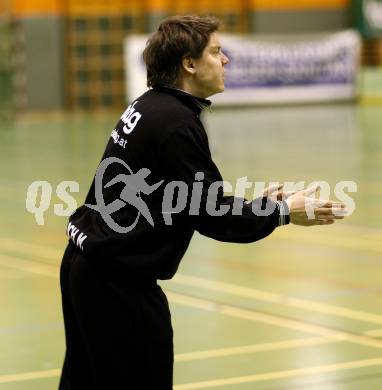 Handball Bundesliga. SC Ferlach gegen HCK 59. Trainer Michael Pontasch (HCK). Ferlach, am 15.12.2007.
Foto: Kuess
---
pressefotos, pressefotografie, kuess, qs, qspictures, sport, bild, bilder, bilddatenbank