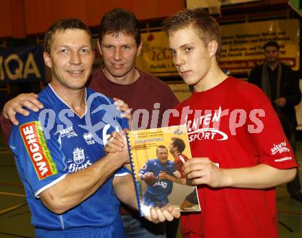 Handball Bundesliga. SC Ferlach gegen HCK 59.  Abschiedsspiel von Jani Kontrec.  Jani Kontrec, Walter Perkounig, Marian Klopcic . Ferlach, am 15.12.2007.
Foto: Kuess
---
pressefotos, pressefotografie, kuess, qs, qspictures, sport, bild, bilder, bilddatenbank