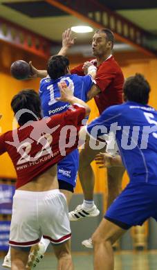 Handball Bundesliga. SC Ferlach gegen HCK 59.  Dean Pomorisac (Ferlach), Ivica Zubac (HCK). Ferlach, am 15.12.2007.
Foto: Kuess
---
pressefotos, pressefotografie, kuess, qs, qspictures, sport, bild, bilder, bilddatenbank