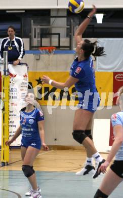 Volleyball Challenge Cup. ATSC Wildcats gegen Muszyna (POL). Maja Praeprost, Paty Krenc (Wildcats). Klagenfurt, am 16.12.2007.
Foto: Kuess
---
pressefotos, pressefotografie, kuess, qs, qspictures, sport, bild, bilder, bilddatenbank