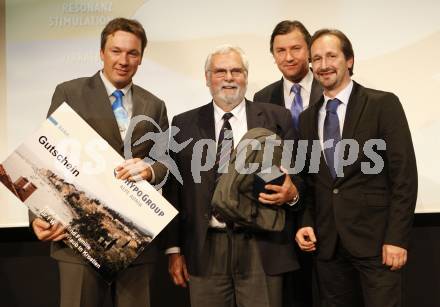 Sportlerwahl, Sportgala 2007. Sportler des Jahres Fritz Strobl, Johann Fuehrer, Josef Kircher, Landesrat Wolfgang Schantl. Velden, am 17.12.2007.
Foto: Kuess
---
pressefotos, pressefotografie, kuess, qs, qspictures, sport, bild, bilder, bilddatenbank