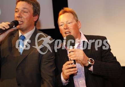 Sportlerehrung, Sportgala 2007. Fritz Strobl und Werner singen  Ein Genie auf die Schi. Velden, am 17.12.2007.
Foto: Kuess
---
pressefotos, pressefotografie, kuess, qs, qspictures, sport, bild, bilder, bilddatenbank