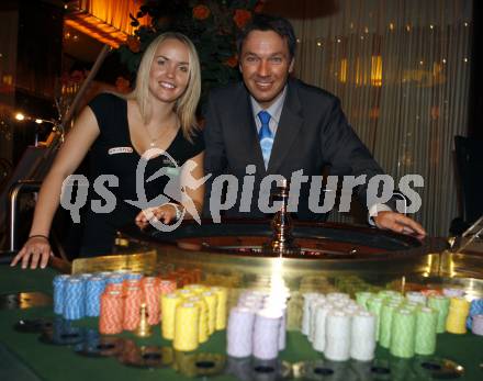 Sportlerwahl, Sportgala 2007. Billard, Schi Alpin. Sportler des Jahres 2007. Jasmin Ouschan und Fritz Strobl. Velden, am 17.12.2007.
Foto: Kuess
---
pressefotos, pressefotografie, kuess, qs, qspictures, sport, bild, bilder, bilddatenbank