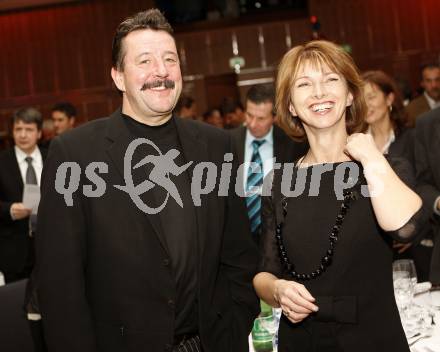 Sportlerwahl, Sportgala 2007. Hans und Gabi Schaunig. Velden, am 17.12.2007.
Foto: Kuess
---
pressefotos, pressefotografie, kuess, qs, qspictures, sport, bild, bilder, bilddatenbank