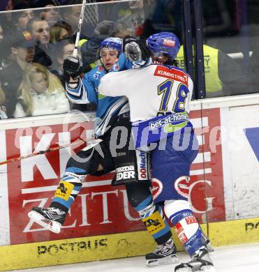 EBEL. Eishockey Bundesliga. VSV gegen Black Wings Linz. Martin Oraze (VSV), Mark Szuecs (Linz). Villach, am 26.12.2007.
Foto: Kuess
---
pressefotos, pressefotografie, kuess, qs, qspictures, sport, bild, bilder, bilddatenbank