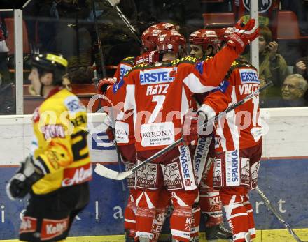 EBEL. Erste Bank Eishockey Bundesliga. KAC gegen Vienna Capitals. Torjubel (KAC). Klagenfurt, am 30.12.2007.
Foto: Kuess
---
pressefotos, pressefotografie, kuess, qs, qspictures, sport, bild, bilder, bilddatenbank