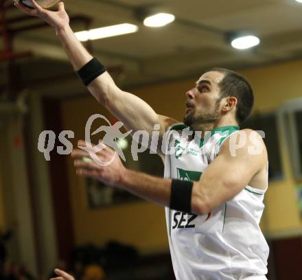 Basketball Bundesliga. Woerthersee Piraten gegen UBSC Graz. Joachim Buggelsheim (Piraten). Klagenfurt, am 3.1.2008.
Foto: Kuess
---
pressefotos, pressefotografie, kuess, qs, qspictures, sport, bild, bilder, bilddatenbank