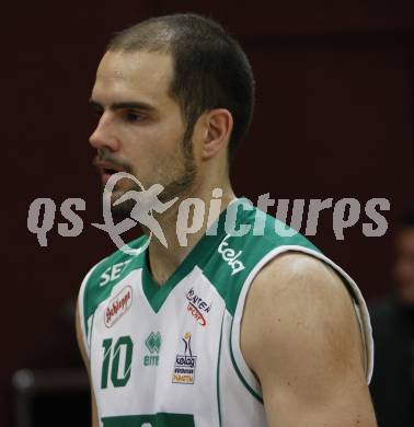 Basketball Bundesliga. Woerthersee Piraten gegen UBSC Graz. Joachim Buggelsheim (Piraten). Klagenfurt, am 3.1.2008.
Foto: Kuess
---
pressefotos, pressefotografie, kuess, qs, qspictures, sport, bild, bilder, bilddatenbank