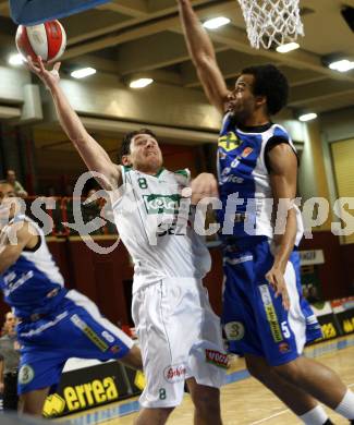 Basketball Bundesliga. Woerthersee Piraten gegen UBSC Graz. Andreas Kuttnig (Piraten), Markus Bobik  (Graz). Klagenfurt, am 3.1.2008.
Foto: Kuess
---
pressefotos, pressefotografie, kuess, qs, qspictures, sport, bild, bilder, bilddatenbank