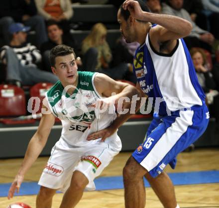 Basketball Bundesliga. Woerthersee Piraten gegen UBSC Graz. Marco Breithuber (Piraten), Jasmin Trifunovic (Graz). Klagenfurt, am 3.1.2008.
Foto: Kuess
---
pressefotos, pressefotografie, kuess, qs, qspictures, sport, bild, bilder, bilddatenbank