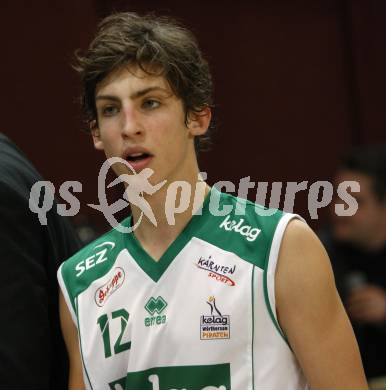 Basketball Bundesliga. Woerthersee Piraten gegen UBSC Graz. Sebastian Schaal (Piraten). Klagenfurt, am 3.1.2008.
Foto: Kuess
---
pressefotos, pressefotografie, kuess, qs, qspictures, sport, bild, bilder, bilddatenbank