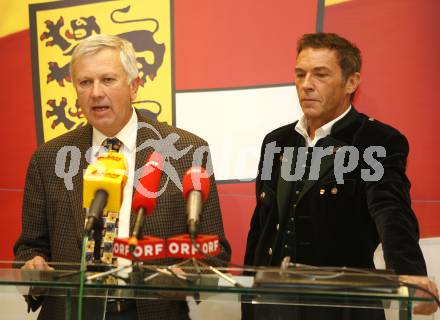 Fussball Expertenrunde. Thomas Partl, Praesident Kaerntner Fussballverband, Landeshauptmann Joerg Haider. Klagenfurt, am 8.1.2008.
Foto: Kuess
---
pressefotos, pressefotografie, kuess, qs, qspictures, sport, bild, bilder, bilddatenbank