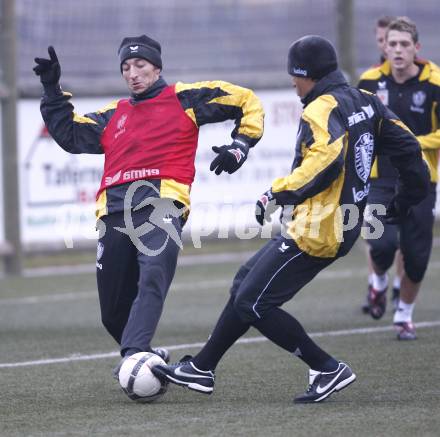 Fussball Bundesliga. Trainingsstart Austria Kaernten. Manuel Ortlechner, Carlos Chaile, Zlatko Junuzovic. Klagenfurt, am 7.1.2008.
Foto: Kuess
---
pressefotos, pressefotografie, kuess, qs, qspictures, sport, bild, bilder, bilddatenbank