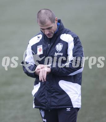 Fussball Bundesliga. Trainingsstart Austria Kaernten. Trainer Klaus Schmidt. Klagenfurt, am 7.1.2008.
Foto: Kuess
---
pressefotos, pressefotografie, kuess, qs, qspictures, sport, bild, bilder, bilddatenbank