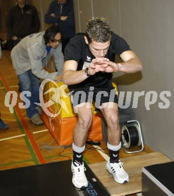 Fussball Bundesliga. Trainigsstart SK Austria Kaernten. Leistungsdiagnostischer Test. Zlatko Junuzovic. Klagenfurt, am 7.1.2008.
Foto: Kuess
---
pressefotos, pressefotografie, kuess, qs, qspictures, sport, bild, bilder, bilddatenbank