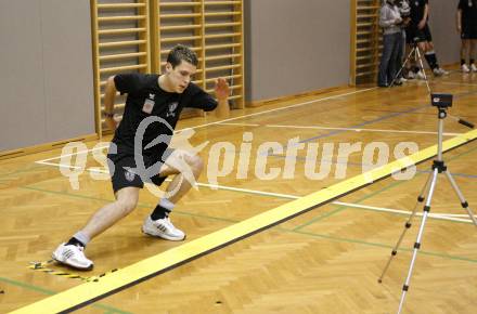 Fussball Bundesliga. Trainigsstart SK Austria Kaernten. Leistungsdiagnostischer Test. Zlatko Junuzovic. Klagenfurt, am 7.1.2008.
Foto: Kuess
---
pressefotos, pressefotografie, kuess, qs, qspictures, sport, bild, bilder, bilddatenbank