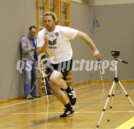 Fussball Bundesliga. Trainigsstart SK Austria Kaernten. Leistungsdiagnostischer Test. Andreas Schranz. Klagenfurt, am 7.1.2008.
Foto: Kuess
---
pressefotos, pressefotografie, kuess, qs, qspictures, sport, bild, bilder, bilddatenbank