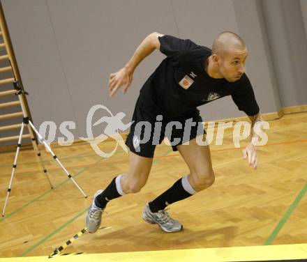 Fussball Bundesliga. Trainigsstart SK Austria Kaernten. Leistungsdiagnostischer Test. Patrick Wolf. Klagenfurt, am 7.1.2008.
Foto: Kuess
---
pressefotos, pressefotografie, kuess, qs, qspictures, sport, bild, bilder, bilddatenbank