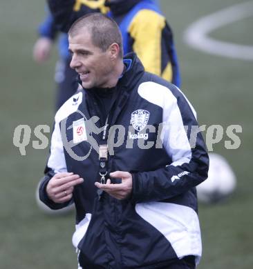 Fussball Bundesliga. Trainingsstart Austria Kaernten. Trainer Klaus Schmidt. Klagenfurt, am 7.1.2008.
Foto: Kuess
---
pressefotos, pressefotografie, kuess, qs, qspictures, sport, bild, bilder, bilddatenbank