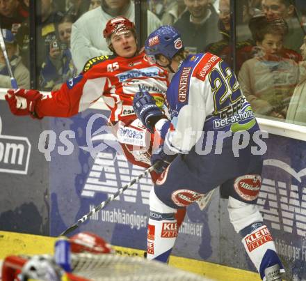 EBEL. Eishockey Bundesliga. VSV gegen KAC.Thomas Pfeffer (VSV), David Schuller (KAC). Villach, am 11.1.2008.
Foto: Kuess
---
pressefotos, pressefotografie, kuess, qs, qspictures, sport, bild, bilder, bilddatenbank