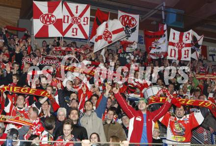 EBEL. Eishockey Bundesliga. VSV gegen KAC. Jubel KAC Fans. Villach, am 11.1.2008.
Foto: Kuess
---
pressefotos, pressefotografie, kuess, qs, qspictures, sport, bild, bilder, bilddatenbank