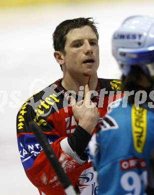 EBEL. Eishockey Bundesliga. KAC gegen EHC Liwest Linz. Nach einem Stockschlag Kirk Furey (KAC). Klagenfurt, am 13.1.2008.
Foto: Kuess
---
pressefotos, pressefotografie, kuess, qs, qspictures, sport, bild, bilder, bilddatenbank