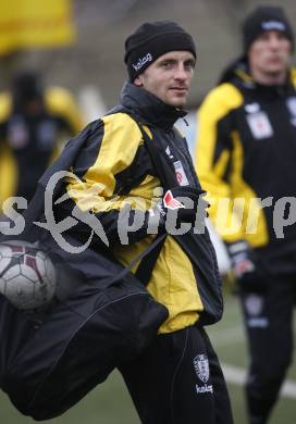 Fussball Bundesliga. SK Austria Kaernten. Training. Adam Ledwon. Moosburg, am 18.1.2008.
Foto: Kuess
---
pressefotos, pressefotografie, kuess, qs, qspictures, sport, bild, bilder, bilddatenbank