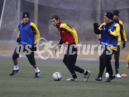 Fussball Bundesliga. SK Austria Kaernten. Training. Zlatko Junuzovic, Nate Jaqua, Manuel Ortlechner. Moosburg, am 18.1.2008.
Foto: Kuess
---
pressefotos, pressefotografie, kuess, qs, qspictures, sport, bild, bilder, bilddatenbank