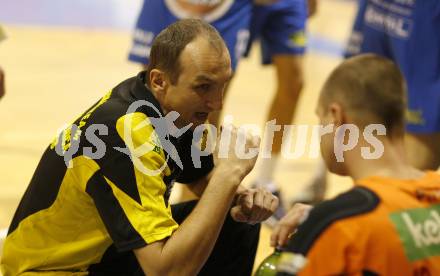 Volleyball. Challenge Cup. SK Aich/Dob gegen VC Rotterdam Nesselande.
Trainer Miro Palgut (Aich/Dob). Prevalje, 23.1.2008
Foto: Kuess
---
pressefotos, pressefotografie, kuess, qs, qspictures, sport, bild, bilder, bilddatenbank