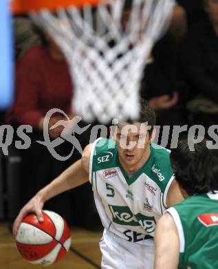 Basketball Bundesliga. Woerthersee Piraten gegen Kapfenberg Bulls. Selmir Husanovic (Piraten). Klagenfurt, am 27.1.2008.
Foto: Kuess
---
pressefotos, pressefotografie, kuess, qs, qspictures, sport, bild, bilder, bilddatenbank