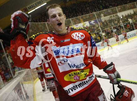 EBEL. Eishockey Bundesliga. Ehrenrunde KAC. KAC gegen VSV. Jubel Christoph Ibounig. Klagenfurt, am 29.1.2008.
Foto: Kuess
---
pressefotos, pressefotografie, kuess, qs, qspictures, sport, bild, bilder, bilddatenbank