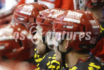 EBEL. Eishockey Bundesliga. Ehrenrunde KAC. KAC gegen VSV. Warren Norris (KAC). Klagenfurt, am 29.1.2008.
Foto: Kuess
---
pressefotos, pressefotografie, kuess, qs, qspictures, sport, bild, bilder, bilddatenbank