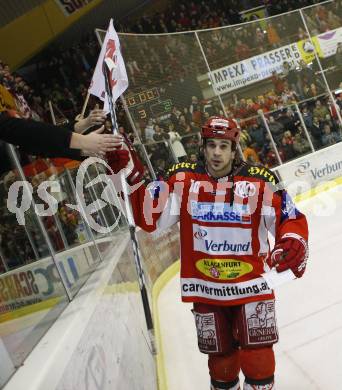 EBEL. Eishockey Bundesliga. Ehrenrunde KAC. KAC gegen VSV. Warren Norris (KAC). Klagenfurt, am 29.1.2008.
Foto: Kuess
---
pressefotos, pressefotografie, kuess, qs, qspictures, sport, bild, bilder, bilddatenbank