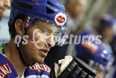 EBEL. Eishockey Bundesliga. Ehrenrunde KAC. KAC gegen VSV. Marc Brown (VSV). Klagenfurt, am 29.1.2008.
Foto: Kuess
---
pressefotos, pressefotografie, kuess, qs, qspictures, sport, bild, bilder, bilddatenbank