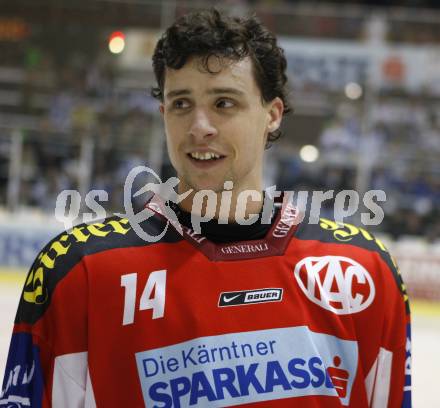 EBEL. Eishockey Bundesliga. Ehrenrunde KAC. KAC gegen VSV. Johannes Reichel (KAC). Klagenfurt, am 29.1.2008.
Foto: Kuess
---
pressefotos, pressefotografie, kuess, qs, qspictures, sport, bild, bilder, bilddatenbank