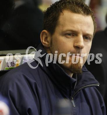 EBEL. Eishockey Bundesliga. Ehrenrunde KAC. KAC gegen VSV. Co-Trainer Markus Kerschbaumer (VSV). Klagenfurt, am 29.1.2008.
Foto: Kuess
---
pressefotos, pressefotografie, kuess, qs, qspictures, sport, bild, bilder, bilddatenbank