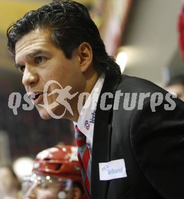 EBEL. Eishockey Bundesliga. Ehrenrunde KAC. KAC gegen VSV. Trainer Many Viveiros (KAC). Klagenfurt, am 29.1.2008.
Foto: Kuess
---
pressefotos, pressefotografie, kuess, qs, qspictures, sport, bild, bilder, bilddatenbank