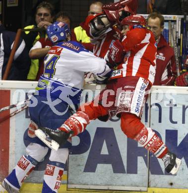 EBEL. Eishockey Bundesliga.  KAC gegen VSV. Mike Craig (KAC), any Bousquet (VSV). Klagenfurt, am 29.1.2008.
Foto: Kuess
---
pressefotos, pressefotografie, kuess, qs, qspictures, sport, bild, bilder, bilddatenbank