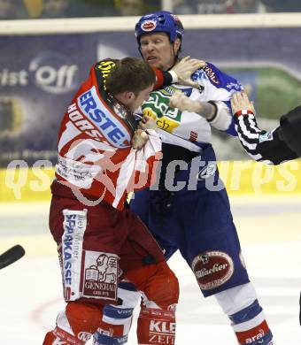 EBEL. Eishockey Bundesliga. Ehrenrunde KAC. KAC gegen VSV. Schlaegerei. Philippe Horsky (KAC), Mike Stewart (VSV). Klagenfurt, am 29.1.2008.
Foto: Kuess
---
pressefotos, pressefotografie, kuess, qs, qspictures, sport, bild, bilder, bilddatenbank