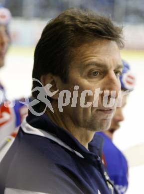 EBEL. Eishockey Bundesliga. Ehrenrunde KAC. KAC gegen VSV. Kruno Sekulic(VSV). Klagenfurt, am 29.1.2008.
Foto: Kuess
---
pressefotos, pressefotografie, kuess, qs, qspictures, sport, bild, bilder, bilddatenbank