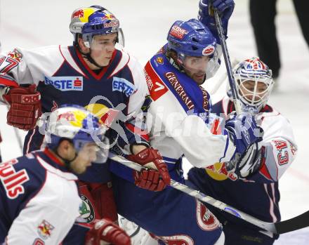 EBEL. Eishockey Bundesliga. VSV gegen Red Bull Salzburg. Nikolas Petrik (VSV), Victor Lindgren, Daniel Henriksson (Salzburg). Villach, am 1.2.2008.
Foto: Kuess
---
pressefotos, pressefotografie, kuess, qs, qspictures, sport, bild, bilder, bilddatenbank