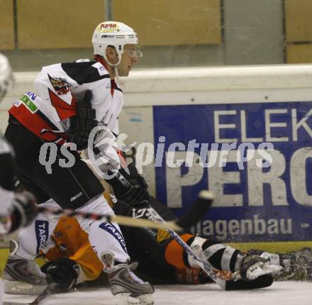 Eishockey Oberliga. Tarco Woelfe gegen Die 48er Wien. Stephan Knafl (Tarco). Klagenfurt, am 2.2.2008.
Foto: Kuess
---
pressefotos, pressefotografie, kuess, qs, qspictures, sport, bild, bilder, bilddatenbank