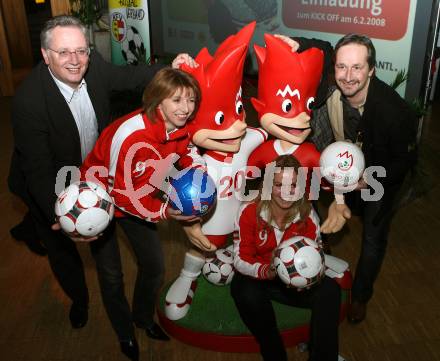 EURO 2008. Europameisterschaft. Public Viewing Auftaktveranstaltung. Reinhart Rohr, Gabi Schaunig, Wolfgang Schantl. Klagenfurt, am 6.2.2008.
Foto: Kuess
---
pressefotos, pressefotografie, kuess, qs, qspictures, sport, bild, bilder, bilddatenbank