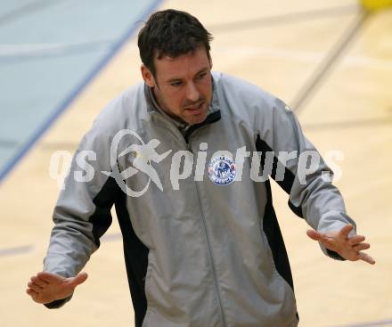 Volleyball MEVZA. ATSC Wildcats gegen Branik Maribor. Trainer Helmut Voggenberger (Wildcats). Klagenfurt, am 9.2.2008.
Foto: Kuess
---
pressefotos, pressefotografie, kuess, qs, qspictures, sport, bild, bilder, bilddatenbank