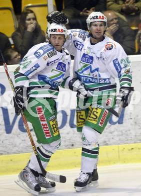 EBEL. Eishockey Bundesliga. KAC gegen Olympia Ljubljana (Laibach). Torjubel Tomaz Vnuk, Brian Felsner (Laibach). Klagenfurt, am 14.2.2008.
Foto: Kuess
---
pressefotos, pressefotografie, kuess, qs, qspictures, sport, bild, bilder, bilddatenbank