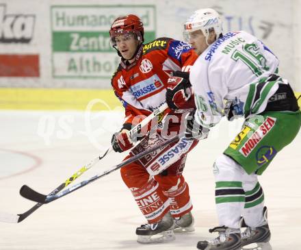 EBEL. Eishockey Bundesliga. KAC gegen Olympia Ljubljana (Laibach). Paer Arlbrandt (KAC), Ales Music (Laibach). Klagenfurt, am 14.2.2008.
Foto: Kuess
---
pressefotos, pressefotografie, kuess, qs, qspictures, sport, bild, bilder, bilddatenbank