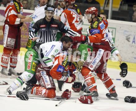 EBEL. Eishockey Bundesliga. KAC gegen Olympia Ljubljana (Laibach).Schlaegerei, Rauferei.  Mike Craig, Gregor Hager (KAC), Raffaele Intranuovo (Laibach). Klagenfurt, am 14.2.2008.
Foto: Kuess
---
pressefotos, pressefotografie, kuess, qs, qspictures, sport, bild, bilder, bilddatenbank