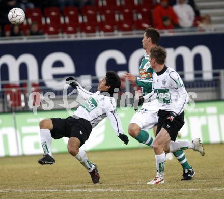 Fussball. T-Mobile Bundesliga. SK Austria Kaernten gegen SK Rapid Wien. Carlos Chaile, Gernot Plassnegger (Kaernten), Stefan Maierhofer (Rapid). Klagenfurt, am 16.2.2008.
Foto: Kuess
---
pressefotos, pressefotografie, kuess, qs, qspictures, sport, bild, bilder, bilddatenbank