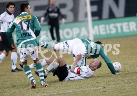 Fussball. T-Mobile Bundesliga. SK Austria Kaernten gegen SK Rapid Wien. Adam Ledwon (Kaernten), Stefan Maierhofer, Veli Kavlak (Rapid). Klagenfurt, am 16.2.2008.
Foto: Kuess
---
pressefotos, pressefotografie, kuess, qs, qspictures, sport, bild, bilder, bilddatenbank